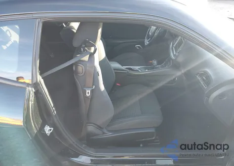 2017 Dodge Challenger Sxt z USA, uszkodzony, nr VIN 2C3CDZAG4HH637972